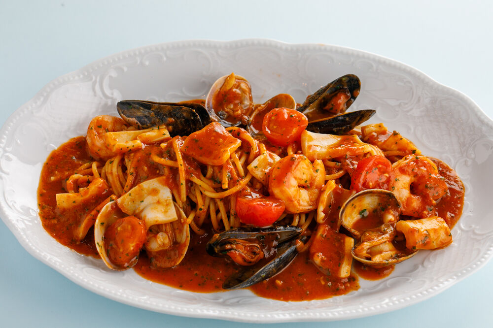Spaghetti with seafood