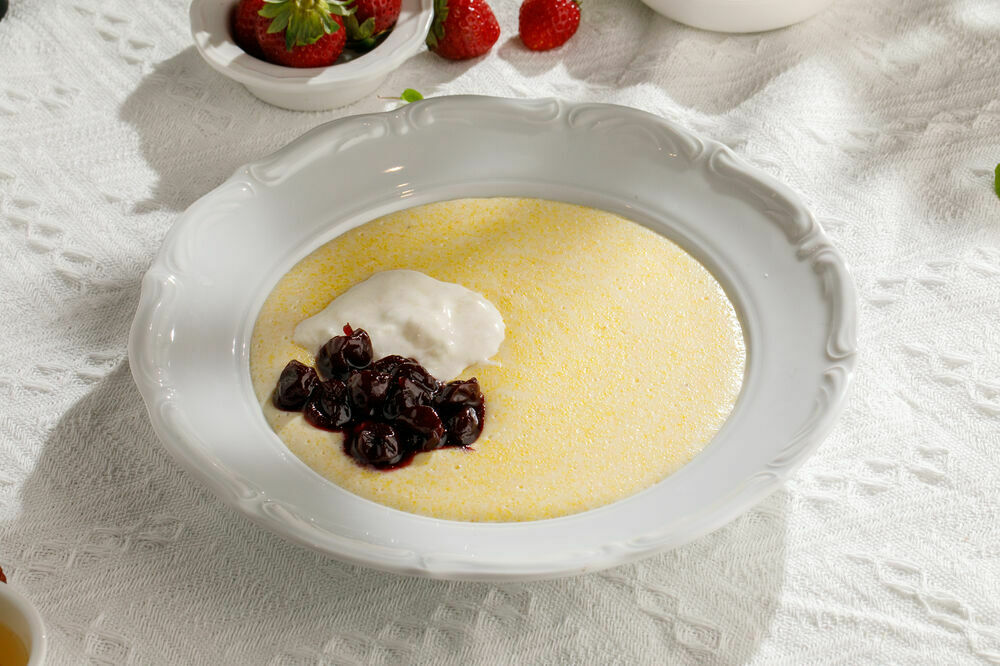 Corn porridge with stracciatella