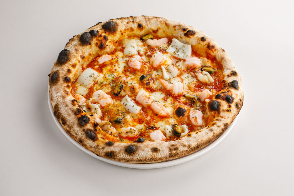 Pizza with seafood