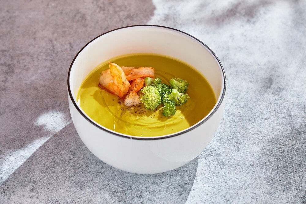  Creamy broccoli soup with shrimp