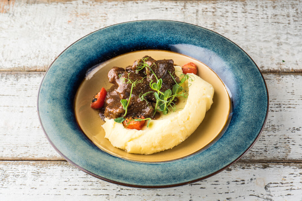 Beef cheeks with mashed potatoes