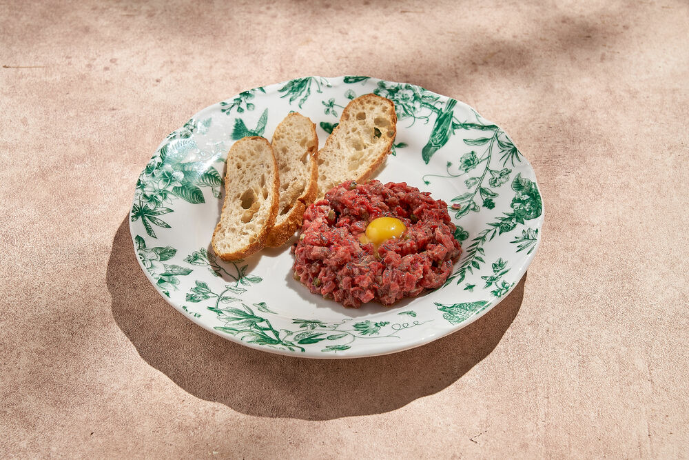 Farm beef tartare