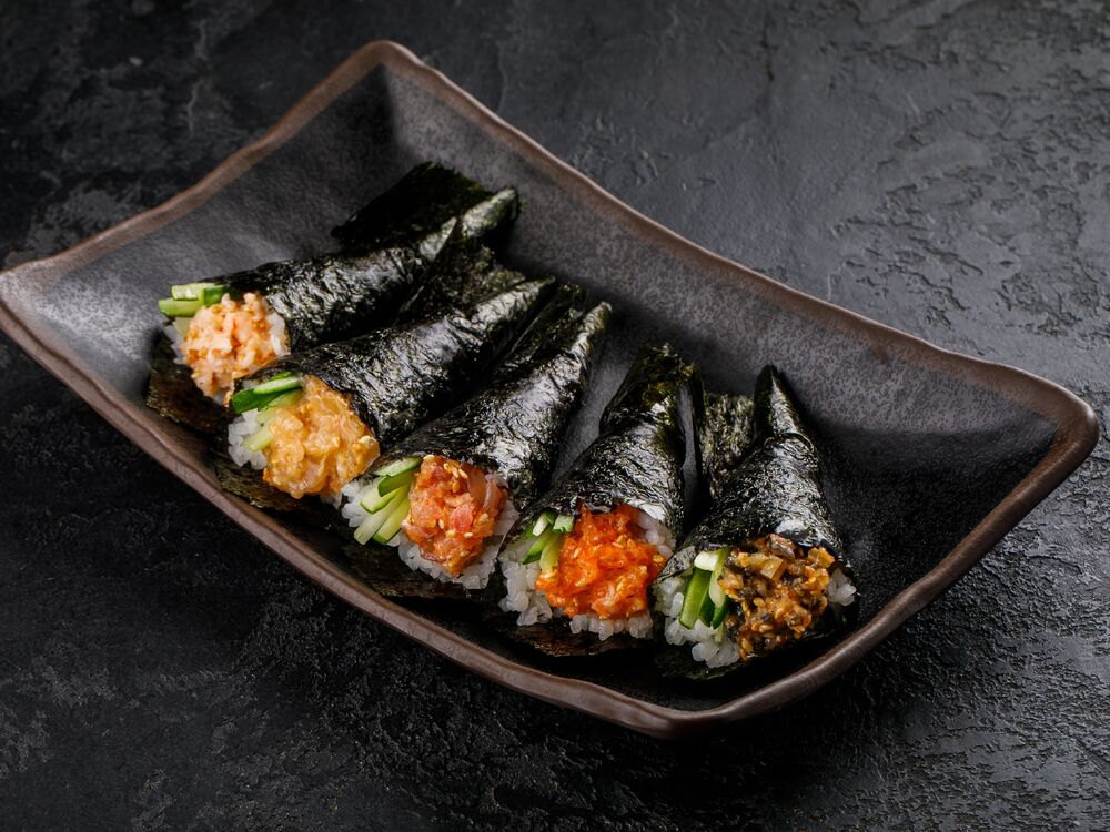 Set of hand rolls