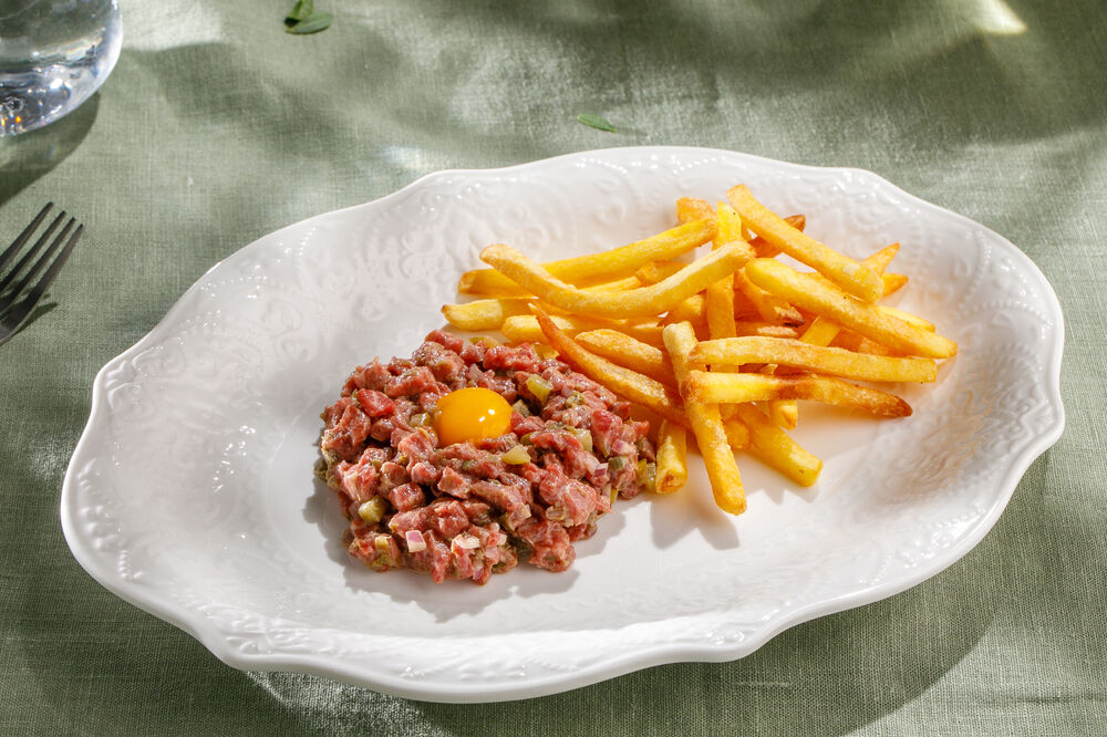 Beef tartare with truffle