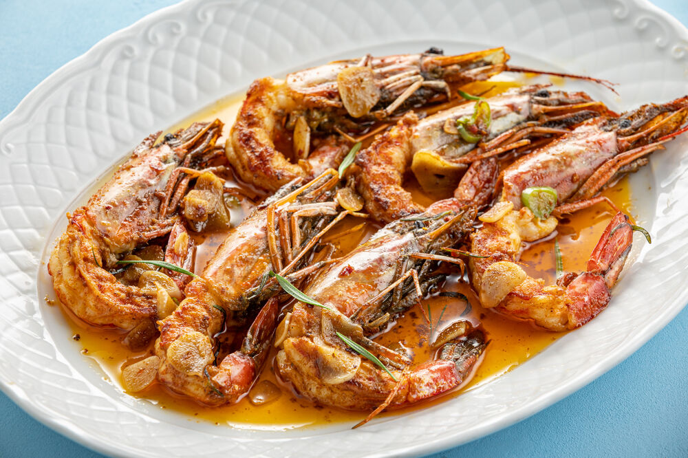 Argentinian shrimp with harissa garlic