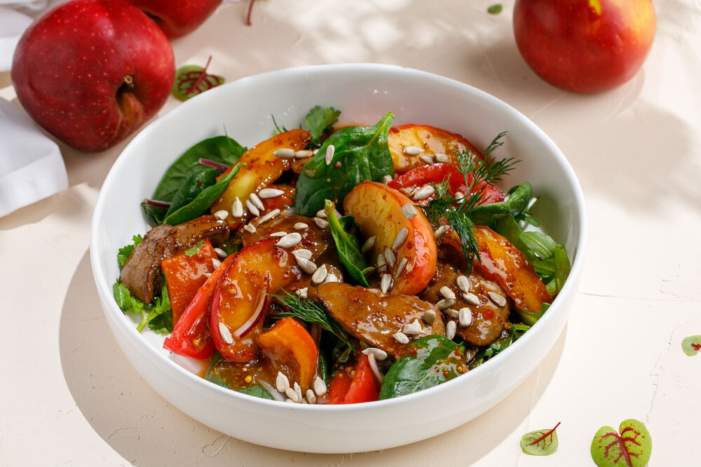 Salad with rabbit liver