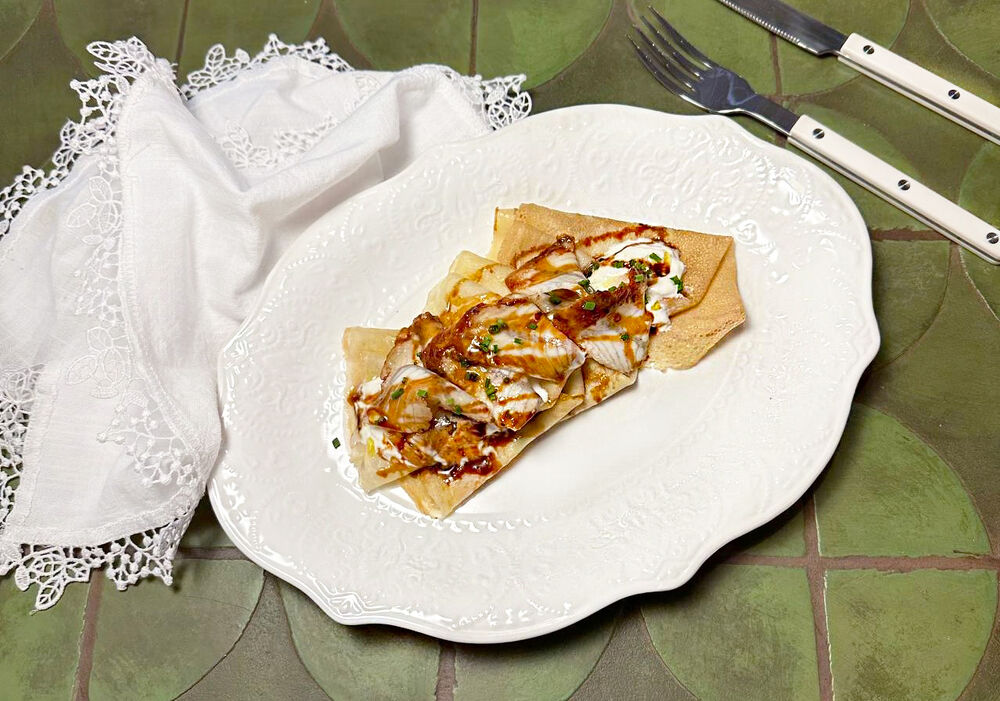 Pancakes with eel and strachatela