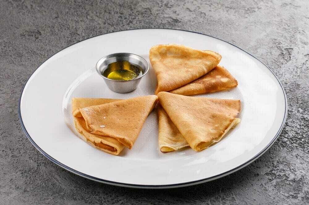 Pancakes with honey