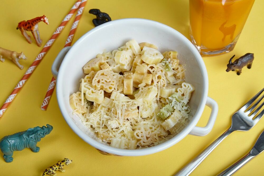 Kids macaroni with cheese