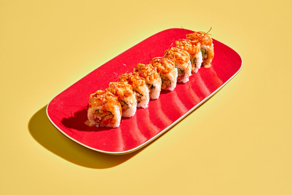  Roll with eel, salmon with tom yum sauce