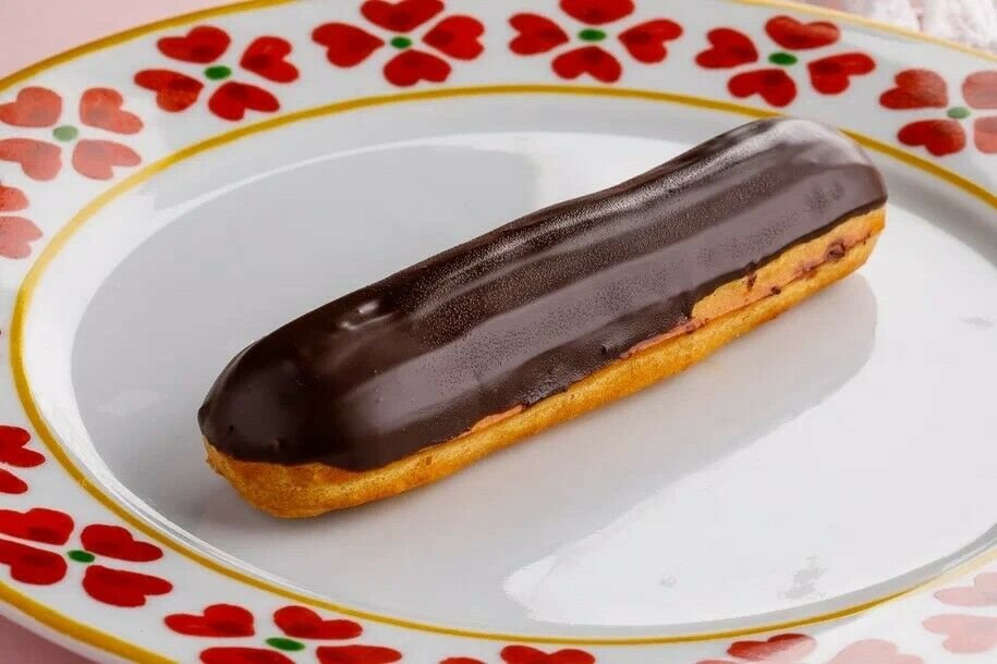  Eclair coffee with milk