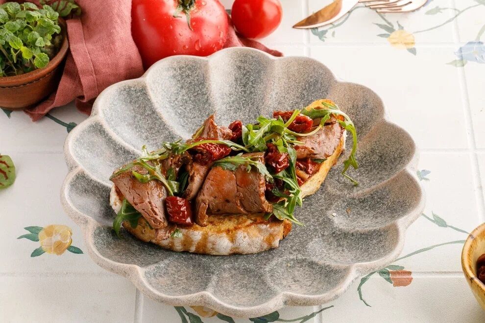 Bruschetta with rosbeef