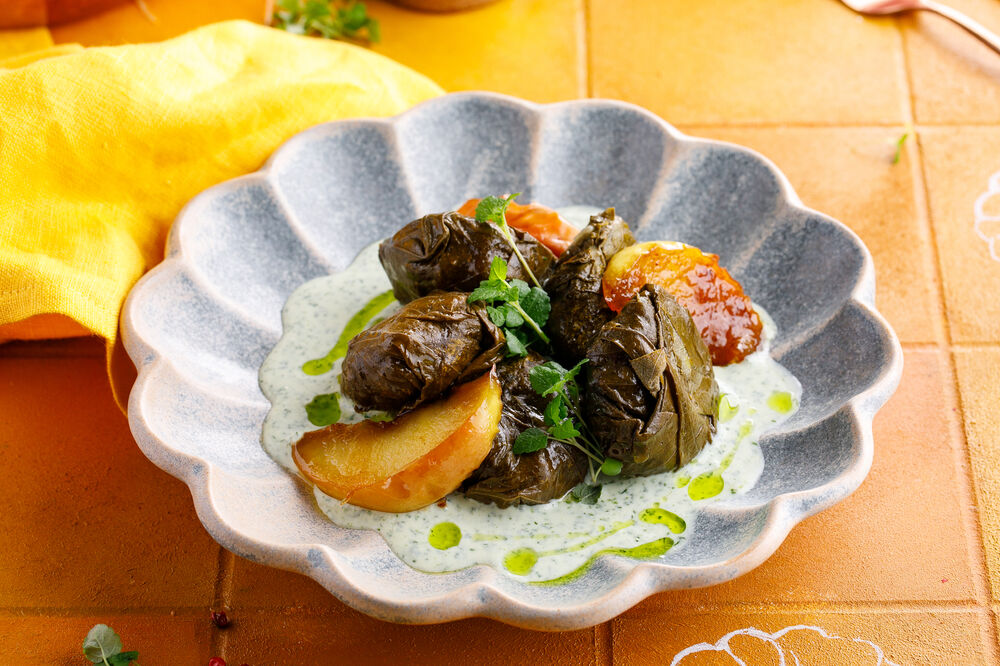 Dolma with duck and apples