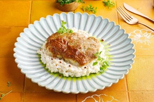 Cod with nut sauce and ptitim paste