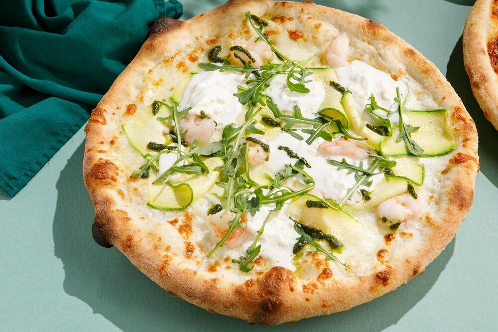  Pizza with shrimp and zucchini