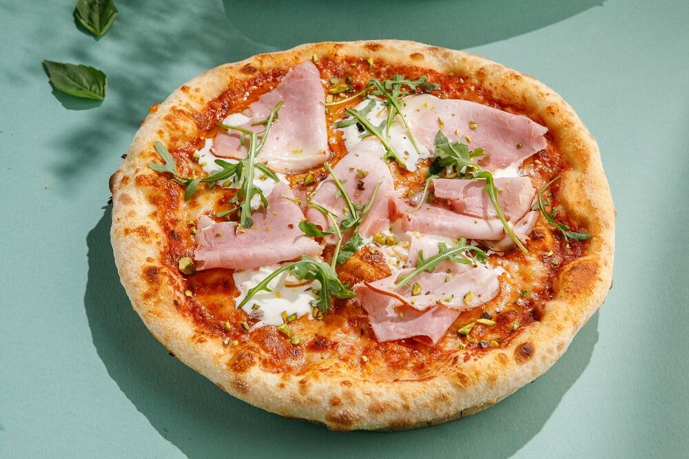  Pizza with Tambov ham and stracciatella