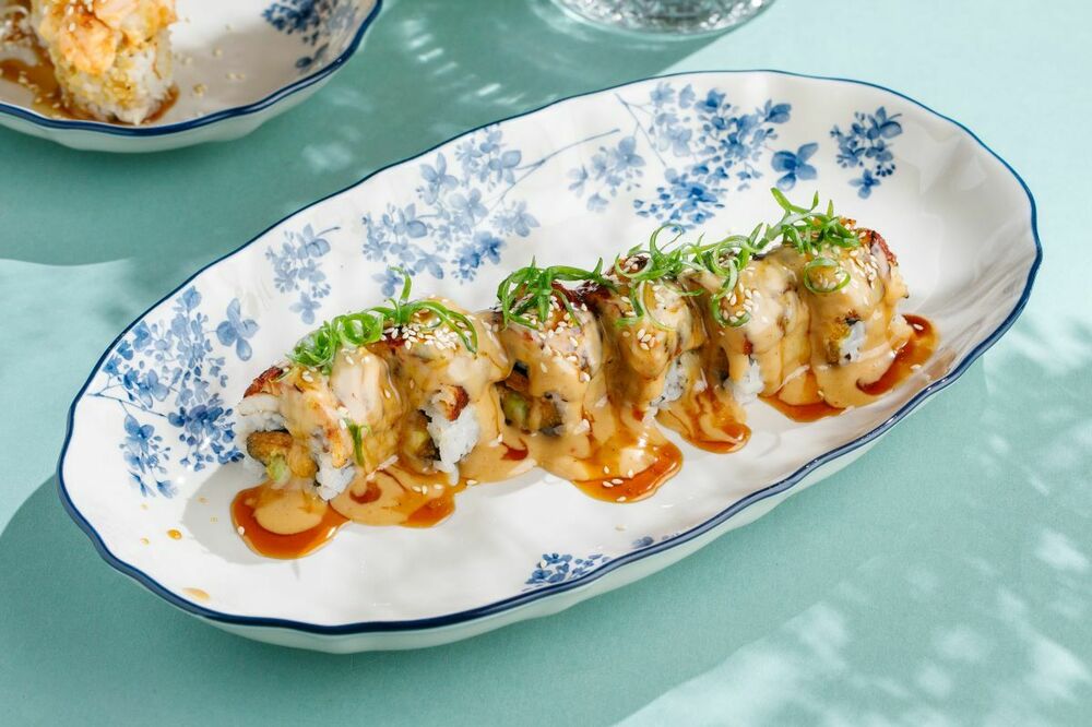  Crunch roll with eel