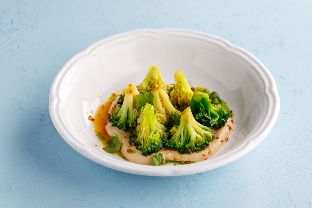 Broccoli with tofu sauce