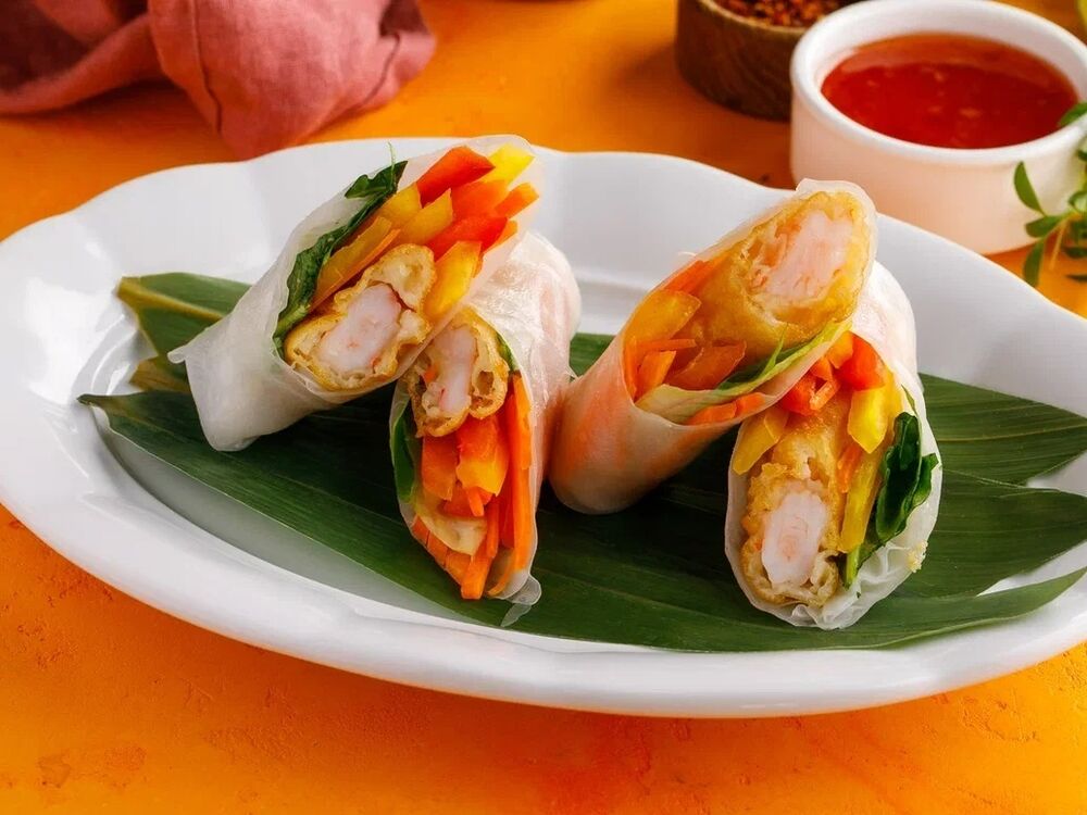 Fresh roll with vegetables and peanut butter