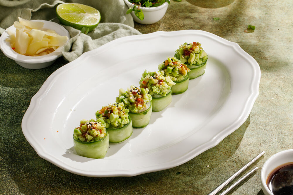 Avocado vegetarian roll