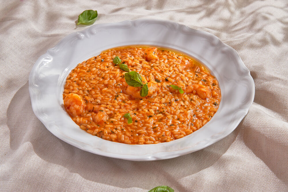 Risotto with shrimp and tomatoes