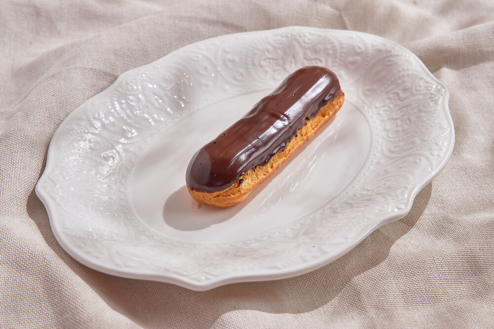Eclair coffee with milk