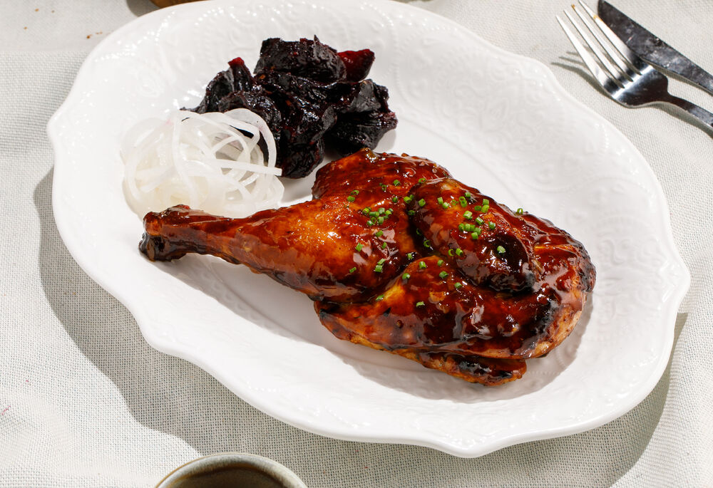 Baked chicken with dried beetroot