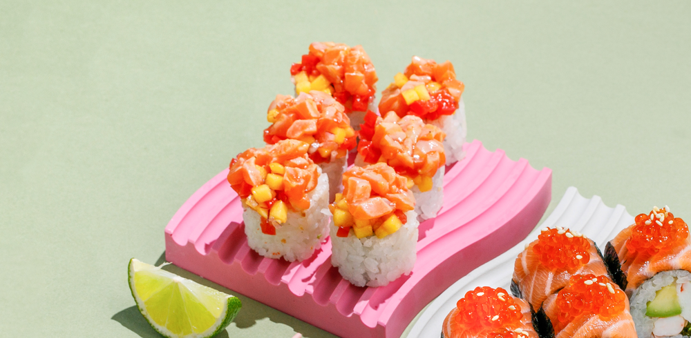 Salmon tiradito roll