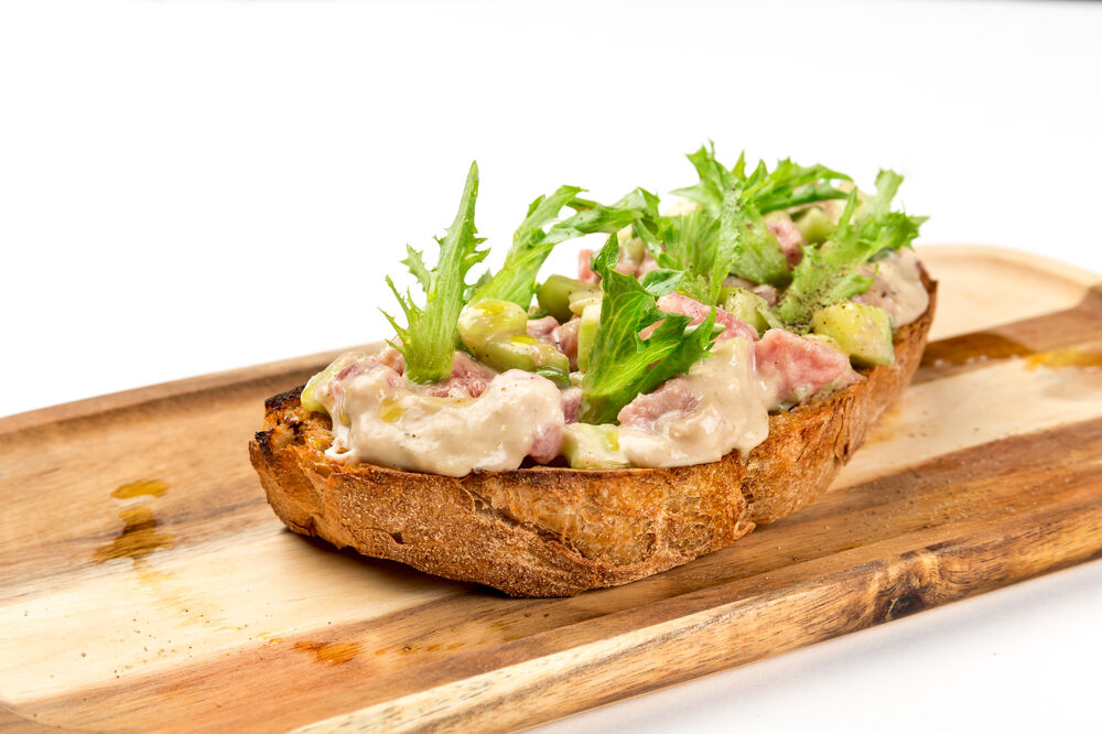 Bruschetta with tuna