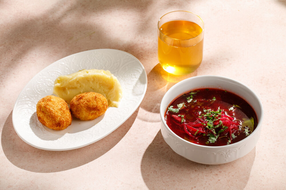 Salad and hot dish