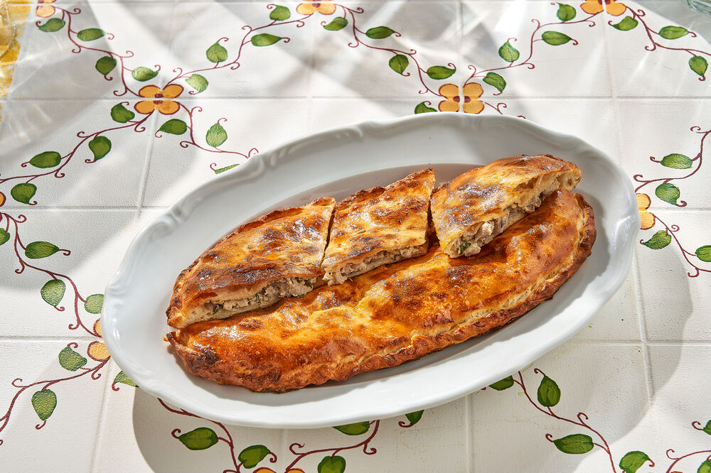 Tuna khachapuri