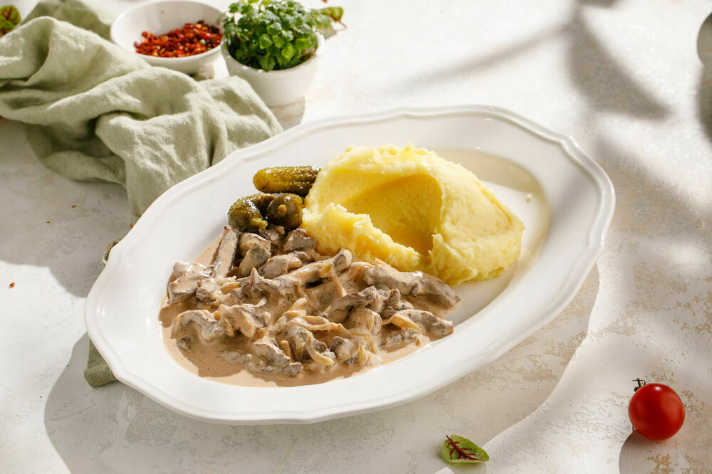 Beef Stroganoff with mashed potatoes