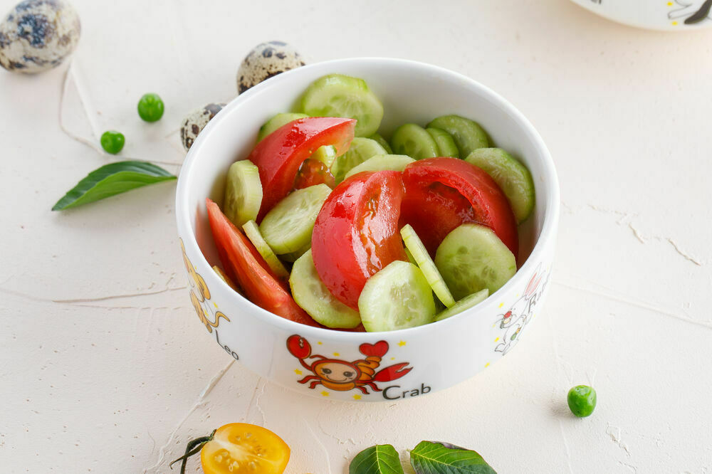 Vegetable salad with oil for children