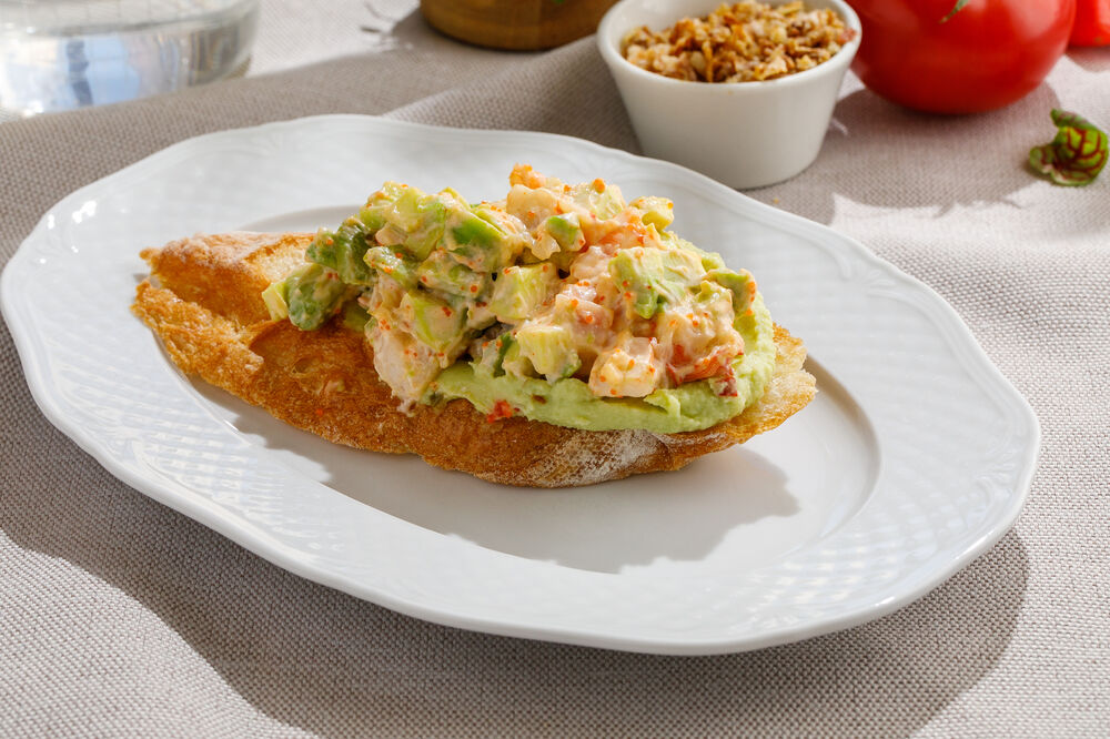 Tartine with shrimp and avocado