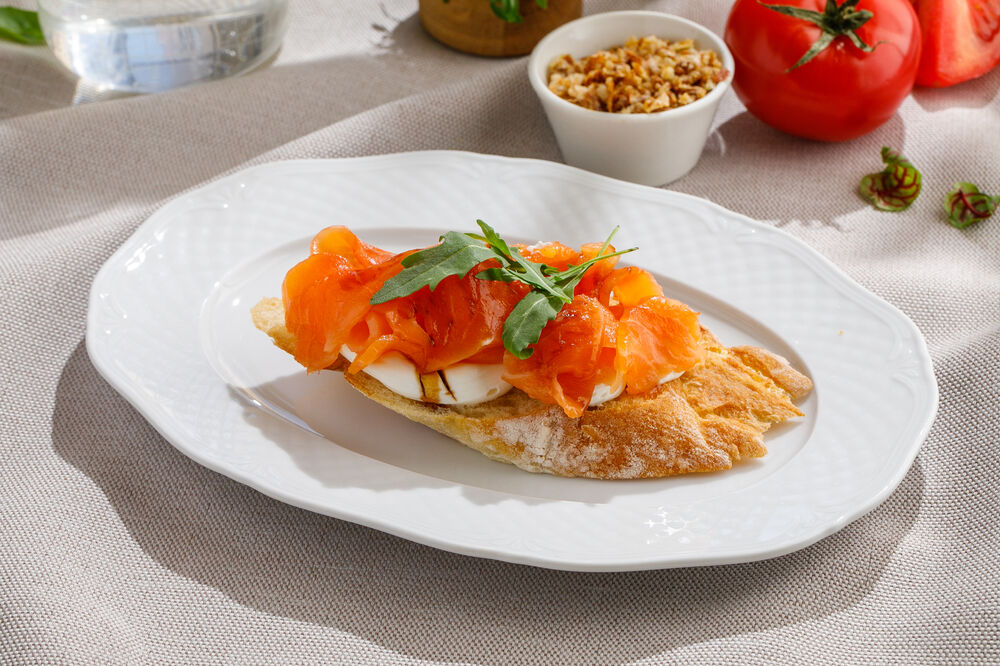 Tartine with salmon and cream cheese