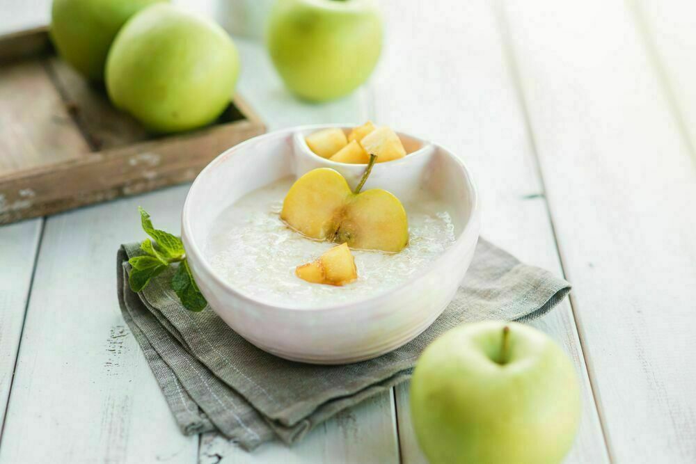 Hercules porridge with caramelized apples