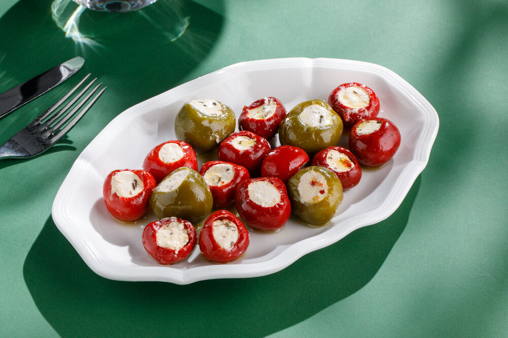 Маринованные перчики с сыром 