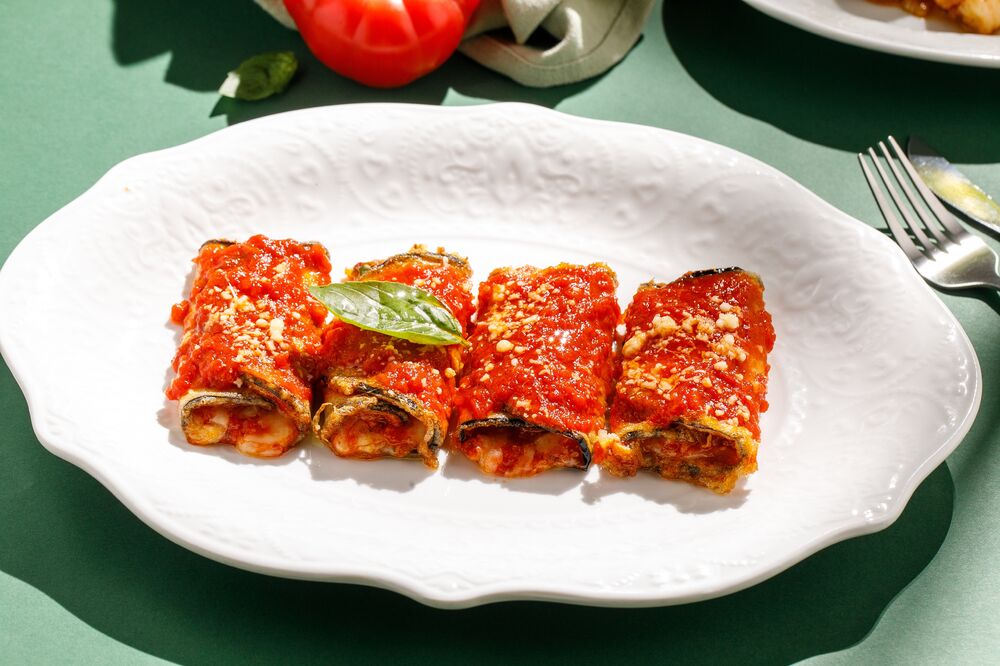 Eggplant rolls with Mozzarella cheese