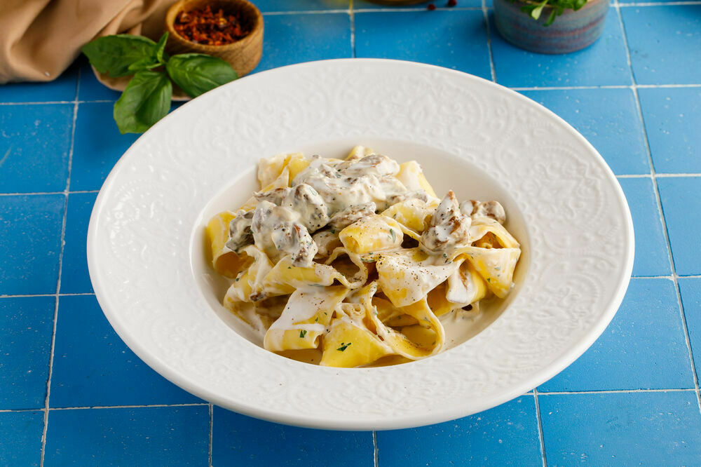 PASTA WITH PORCINI MUSHROOMS 