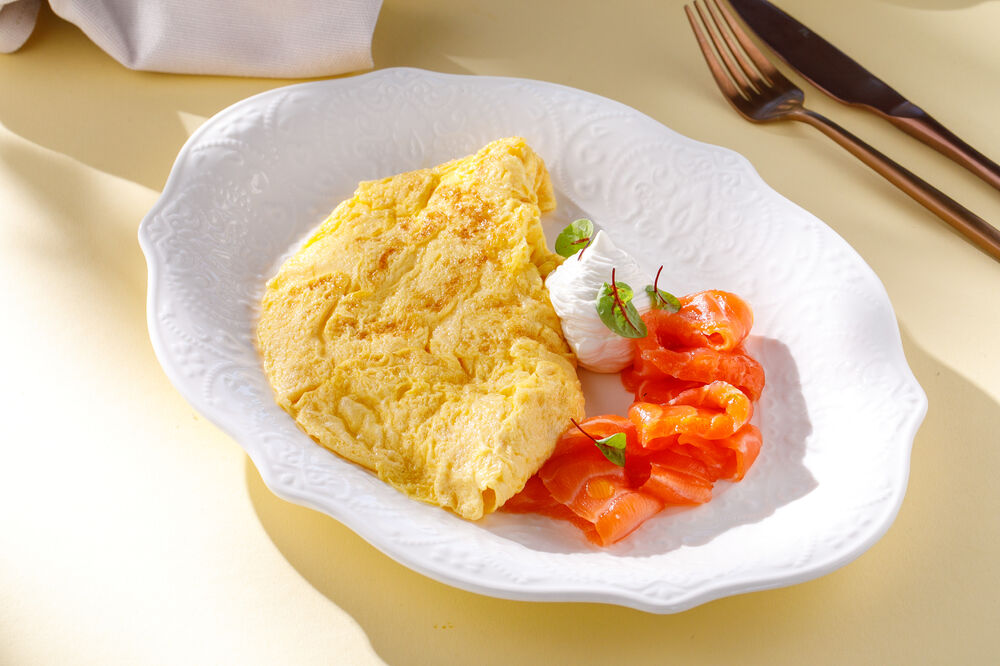 Omelet with salmon