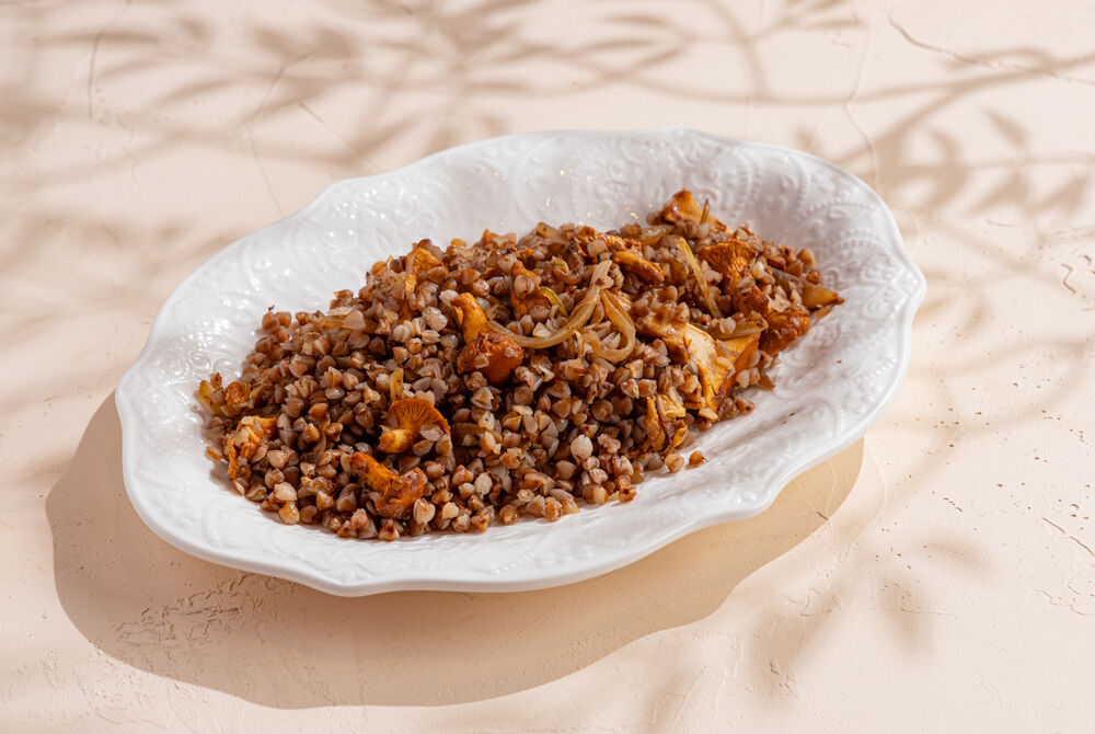 Buckwheat with chanterelles