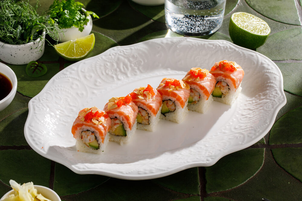  Salmon tataki roll