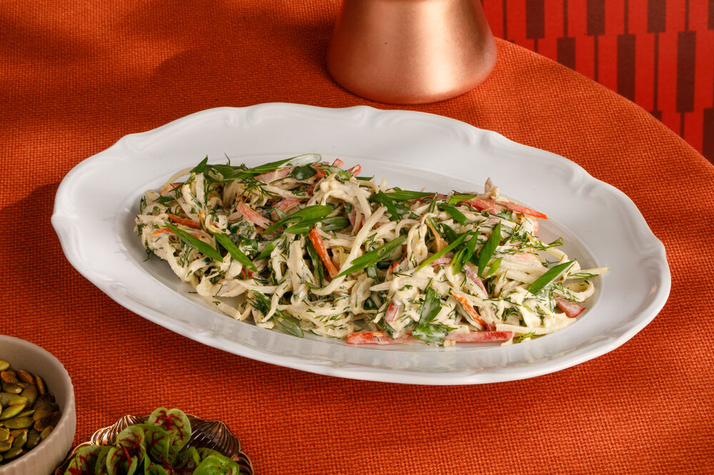 Салат ацецили с курицей и дайконом 