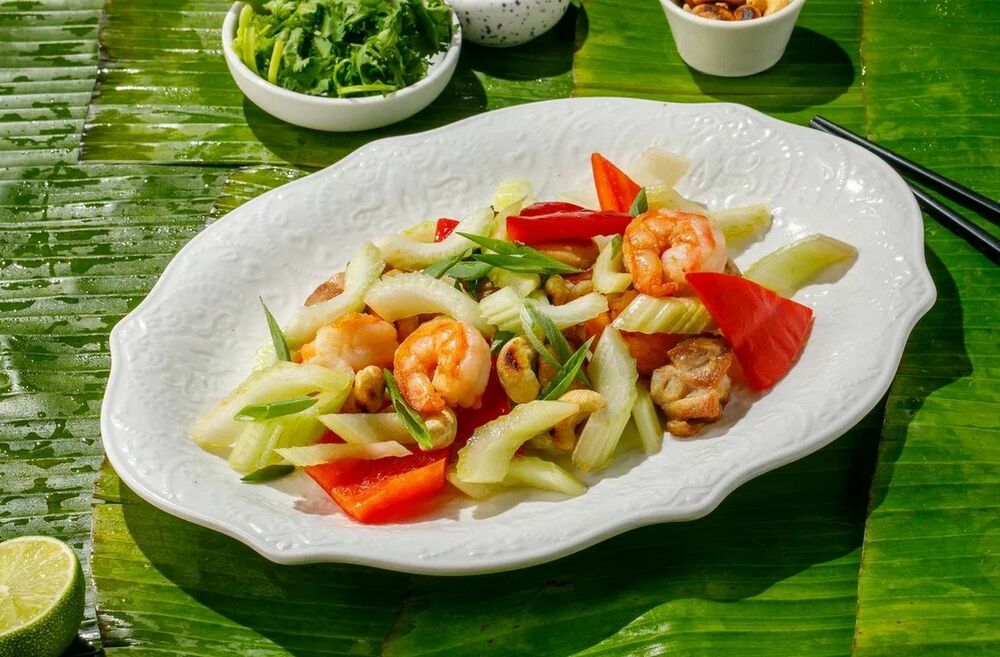 Salad with shrimp chicken and celery