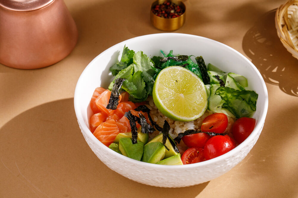 Поке с лососем