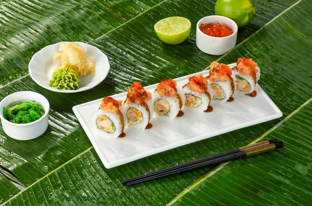  Tempura shrimp roll with spicy tuna