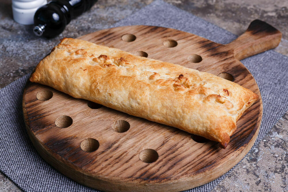 Khachapuri with chanterelles