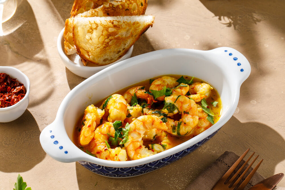 Shrimp with garlic and parsley