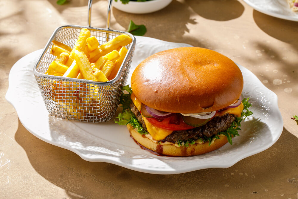 Burger with marbled beef