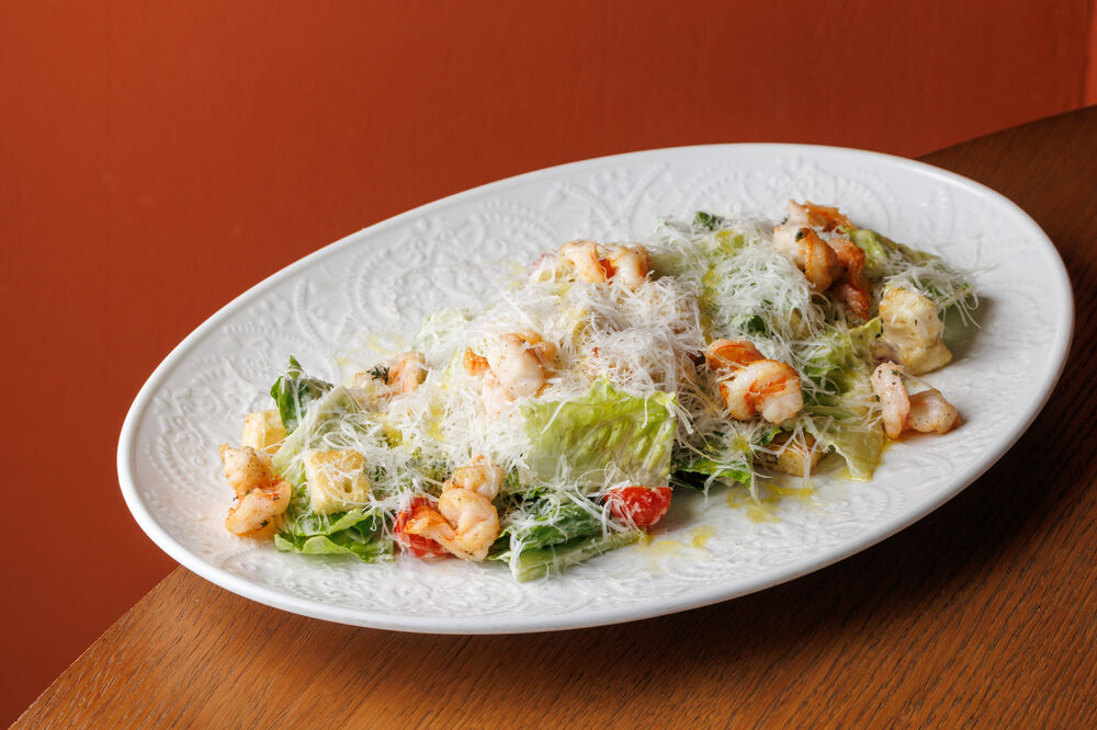 Салат "Цезарь с креветками"